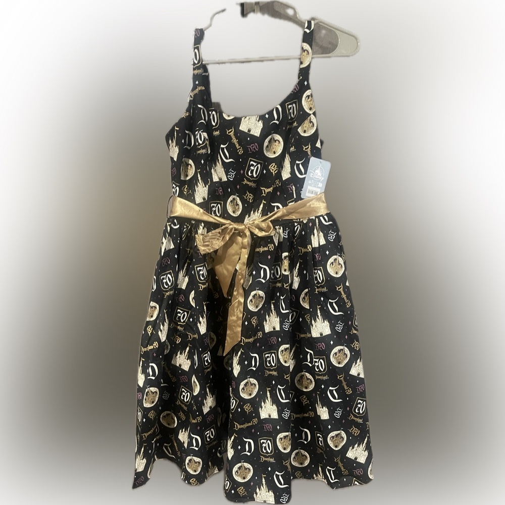 Disneyland 70th anniversary dress. Women’s size large. NWT